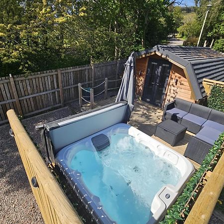 Morvan Pod & Hot Tub Форт-Уильям Экстерьер фото