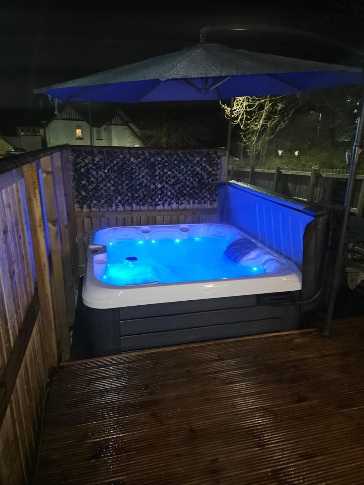 Morvan Pod & Hot Tub Форт-Уильям Экстерьер фото